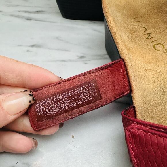 Vionic Park Deanna Red Leather Slide Sandals Women’s Size 6.5 - Picture 10 of 11